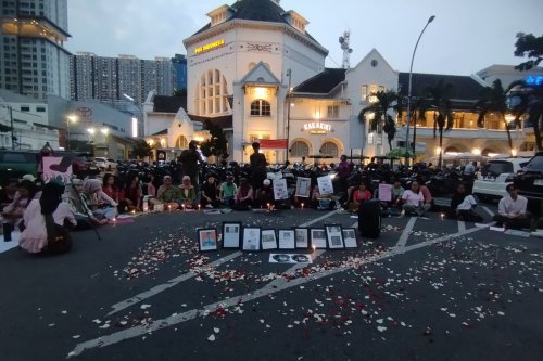 Masyarakat Medan Gelar Doa dan Tabur Bunga untuk Korban Aksi Penolakan Tunjangan DPR