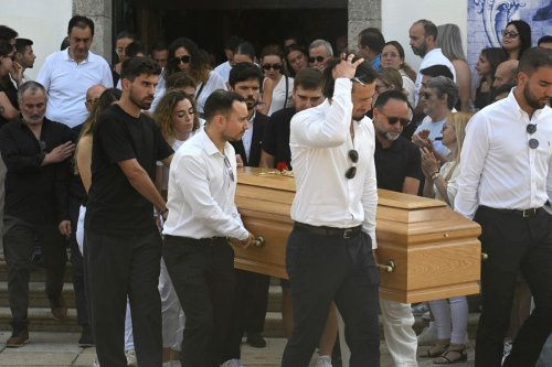 Pemakaman Diogo Jota, Tangis Rute Cardoso Pecah Saat Membawa Peti Jenazah Suami