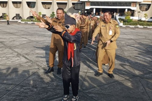 Rayyan Arkan Dikha, Pacu Jalur, aura farming, Aura Farming, Aura farming, Togak Luan, Gibran Rakabuming Raka, Wapres, gibran rakabuming raka, Gubernur Riau Abdul Wahid, Gaya Togak Luan Rayyan Aura Farming di Pacu Jalur Viral, Wapres Gibran dan Gubernur Riau Ikutan