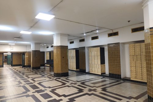 museum bank mandiri, museum bank mandiri dimana, koleksi museum bank mandiri, museum bank mandiri buka jam berapa, museum bank mandiri tiket, museum bank mandiri jakarta, Tempat Simpan Barang Berharga Zaman Kolonial Ini Mirip Loker, Pakai Kunci Ganda