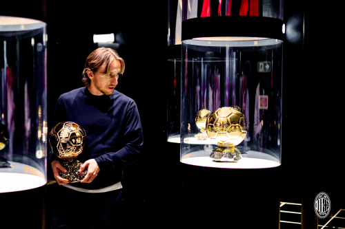 Ballon d&rsquo;Or Milik Luka Modric Dipamerkan di Museum AC Milan