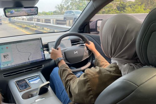 mobil, unfamiliar tasking, distraksi, mengemudi, Kenali Unfamiliar Tasking, Bahaya Coba Kendaraan Baru Tanpa Adaptasi