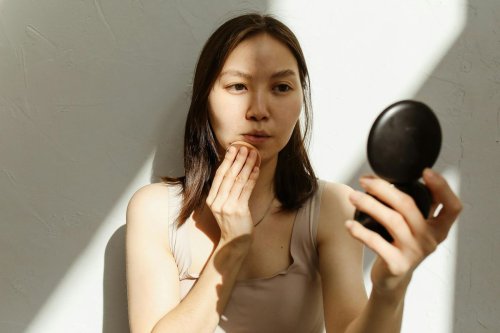 Top 6+ Rekomendasi Serum Cushion, Ringan dan Flawless di Kulit Wajah