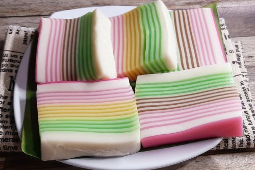 Resep Kue Lapis Tepung Beras dengan 5 Bahan untuk 15 Potong