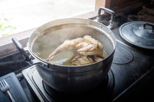 Tanpa Presto, Begini Cara Masak Ayam Kampung agar Cepat Empuk