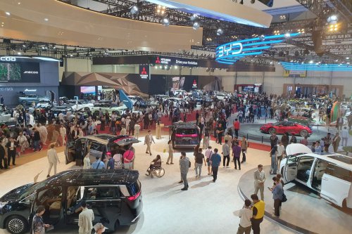 Pameran GIIAS 2025: Diskon Mobil atau Penyesuaian Harga?