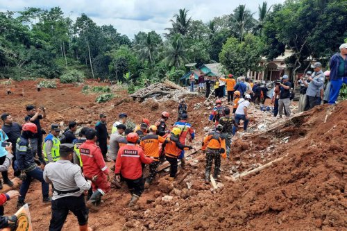 Korban Longsor Cibeunying Cilacap Bertambah: 3 Warga Meninggal, 20 Masih Dicari, 23 Selamat
