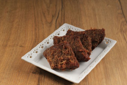 Bahan Utama:, Bahan Bumbu Halus:, 1. Rebus Daging Setengah Matang, 2. Potong dan Memarkan Daging, 3. Ungkep Daging dengan Bumbu, 4. Goreng Sebentar hingga Kecokelatan, Resep Empal Daging Sapi Sederhana, Tekstur Empuk Bikin Nambah Nasi