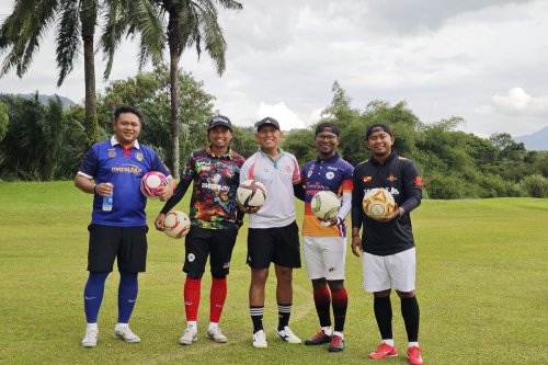 Oki Rengga, PSSI, SEA Games 2025, Giovanni van Bronckhorst, Kata Oki Rengga soal Kriteria Pelatih Baru Timnas Indonesia