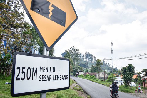 Jawa Barat Diguncang 108 Gempa dan 1 Juta Sambaran Petir Sepanjang November 2025