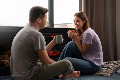 Top 8+ Zodiak yang Gampang Salah Tingkah Saat Dekat Orang yang Disukai