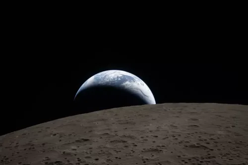 BERITA FOTO: Penampakan Langka Bumi dan Bulan yang Dipotret Kru Artemis II NASA