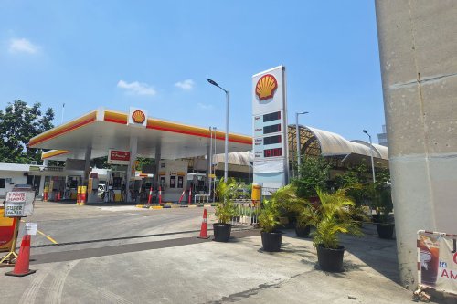 Stok BBM Kosong, Karyawan SPBU Shell Lamongan Bertahan Hidup dengan Jualan Oli via Live TikTok