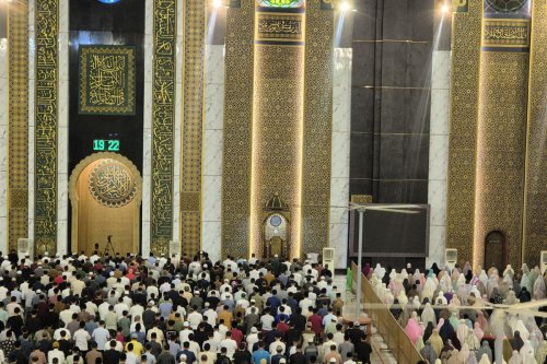 Tata Cara Shalat Tarawih Sendiri atau Berjamaah Beserta Doa Kamilin Arab dan Latin