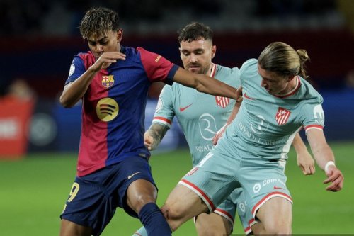 Barcelona Bersaing dengan Atletico Rekrut Marcos Senesi dari Bournemouth