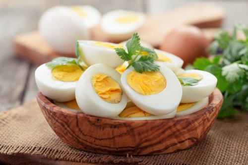 Studi melibatkan hampir 40.000 orang, Mengapa telur dikaitkan dengan kesehatan otak?, Bukan pertama kali telur dikaitkan dengan risiko Alzheimer, Telur bukan satu-satunya kunci, Rutin Makan Telur Dikaitkan dengan Risiko Alzheimer Lebih Rendah, Studi Ungkap Angkanya