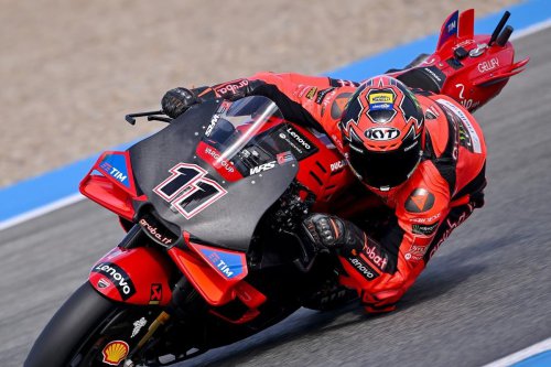 MotoGP, World Superbike, WorldSBK, Nicolo Bulega, Marc Marquez, ducati, motogp 2025, Nicolo Bulega Jalani Tes Perdana MotoGP, Siap Gantikan Marc Marquez