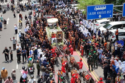 Cerita Satgassus Keraton Solo Begadang Kawal Prosesi Pemakaman Pakubuwono XIII