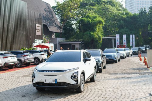 Jurang Perbedaan Besaran Pajak Mobil ICE Vs Listrik