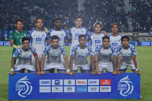 PSIS Semarang, PSS Sleman, Liga 1 2024-2025, Barito Putera, Persib Bandung, Semen Padang, Persebaya Surabaya, Persis Solo, Hasil Liga 1, arema fc vs persik kediri, PSIS Resmi Degradasi dari Liga 1, Lima Tim Bersaing Hindari Zona Merah