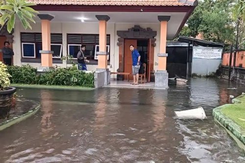 Cuaca Ekstrem di Bali, 23 SD di Denpasar Terdampak Banjir dan Atap Bocor, Siswa Belajar Daring
