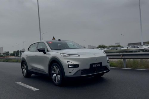 Changan Bawa REEV ke Indonesia: Solusi Jembatan Menuju Mobil Listrik