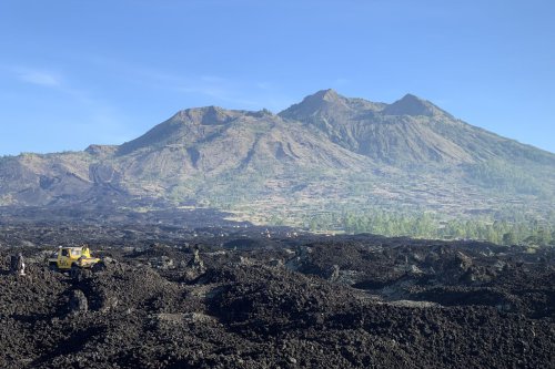 Pesona Wisata Black Lava Gunung Batur Bali, Berapa Tarifnya?