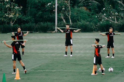 Timnas Indonesia Tanpa Eliano dan Sandy Walsh, Kluivert Siapkan Sayuri Bersaudara