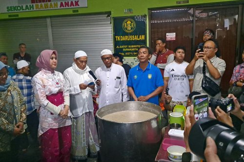 Rahasia Bubur Samin Masjid Darussalam Solo yang Buat Warga Rela Antre Sejak Subuh