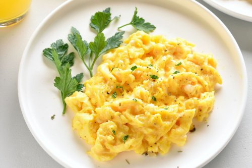 4 Trik Masak Telur Orak-Arik Lembut, Halus, dan Tidak Kering, Ini Bahannya!