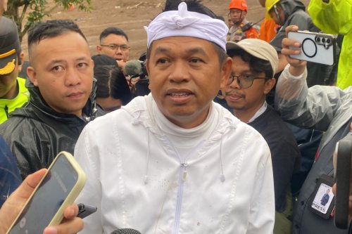Dedi Mulyadi Rogoh Kocek Pribadi Rp 50 Juta Usai Sidak Masjid Ikon Puncak Bogor Terlihat Kumuh