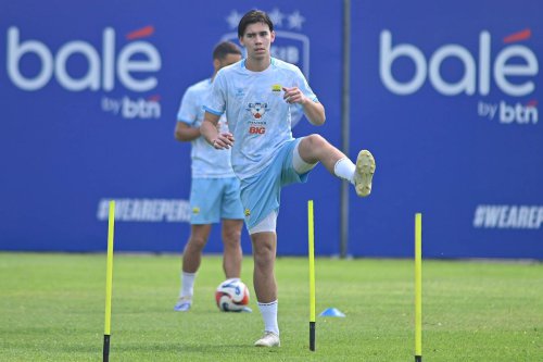 Pelatih Persib Pantau Kondisi Dion Markx, Debut Lawan Malut United?