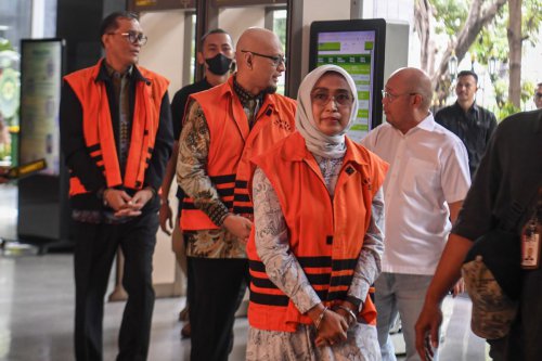 Karier Panjang Ira Puspadewi di ASDP, Divonis 4,5 Tahun Penjara dalam Kasus Korupsi ASDP, Akar Perkara: Akuisisi Kapal Rusak dan Kapal yang Karam, Profil dan Pendidikan Ira Puspadewi, Respons Ira Saat Tahu Mendapat Rehabilitasi dari Prabowo, KPK Masih Tunggu Keppres Sebelum Membebaskan Ira, Prabowo Rehabilitasi Tiga Terdakwa ASDP, Siapa Ira Puspadewi, Eks Dirut ASDP yang Dapat Rehabilitasi Prabowo?