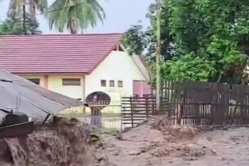 Cuaca Ekstrem Landa Bima, 13 Desa Terdampak Banjir dan Angin Kencang