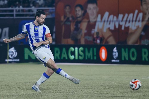 Dicoret dari Timnas Indonesia, Marc Klok Fokus Perkuat Persib
