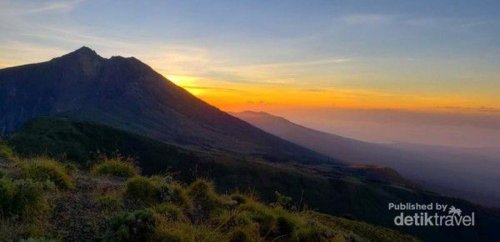 Top 7+ Lokasi Sunrise Lebih Spektakuler dari Bromo