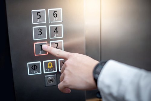 Belajar dari Jepang, Begini Cara Keluar Lift saat Gempa