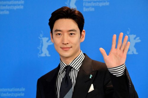 Lee Je Hoon Ungkap Keinginan Nikah Sebelum 40 Tahun Usai Ngaku Kesepian