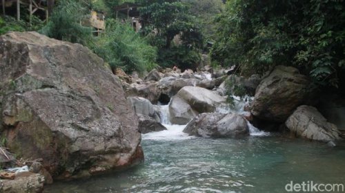 , 1. Rute Kawasan Gunung Pancar, 2. Rute Curug Leuwi Hejo, 3. Rute Curug Ciburial, 4. Rute Goa Agung Garunggang, 5. Sentul Eco Edu Tourism Forest, Top 5+ Rute Trekking Adem di Sentul untuk Liburan Musim Kemarau