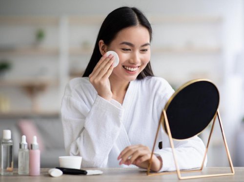 Top 7+ Exfoliating Toner Lokal Terbaik yang Bikin Kulit Cerah &amp; Halus