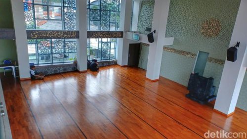 Ini Masjid Unik di Bandung, Bentuk Mirip Lumbung Padi dan Tanpa Kubah