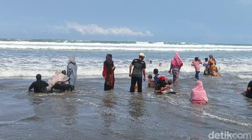 Fakta dan Sejarah Pantai Parangtritis Yogyakarta