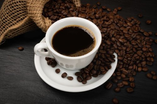 1. Mengenal racikan long black, 2. Manfaat kopi long black, 3. Kopi long black bisa meningkatkan fungsi kognitif, 4. Bisa meningkatkan suasana hati, 5. Bantu manajemen berat badan dan membakar lemak, Minum Kopi Long Black Bisa Meningkatkan Fungsi Kognitif hingga Bakar Lemak