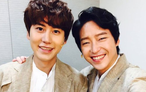 Kyuhyun SUJU Klarifikasi Rumor Gay, Disebut Pacari Pemain The Penthouse