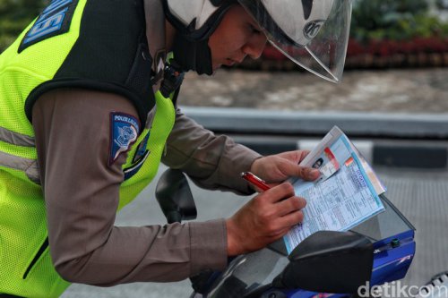 Tidak Bawa SIM Vs Tidak Punya SIM, Ternyata Dendanya Beda!