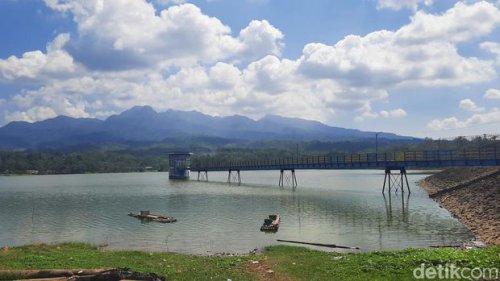 Bupati Pati Viral, Ada Wisata Apa Saja sih di Hogwarts van Java?