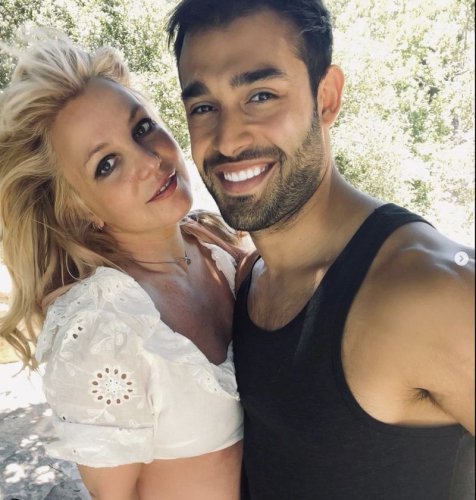 Sam Asghari Ungkap Harus Kerja Lebih Keras Setelah Menikahi Britney Spears