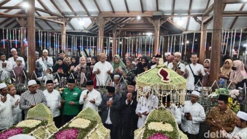 Jelajahi Gresik, Temukan Keindahan Wisata Religi dan Industri yang Menarik