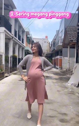 Gaya Cesen Istri Marshel Widianto Tampil Bare Face Pamer Baby Bump Anak Kedua