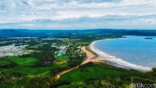 Menikmati Indahnya Alam dari Puncak Darma, Cocok untuk Healing